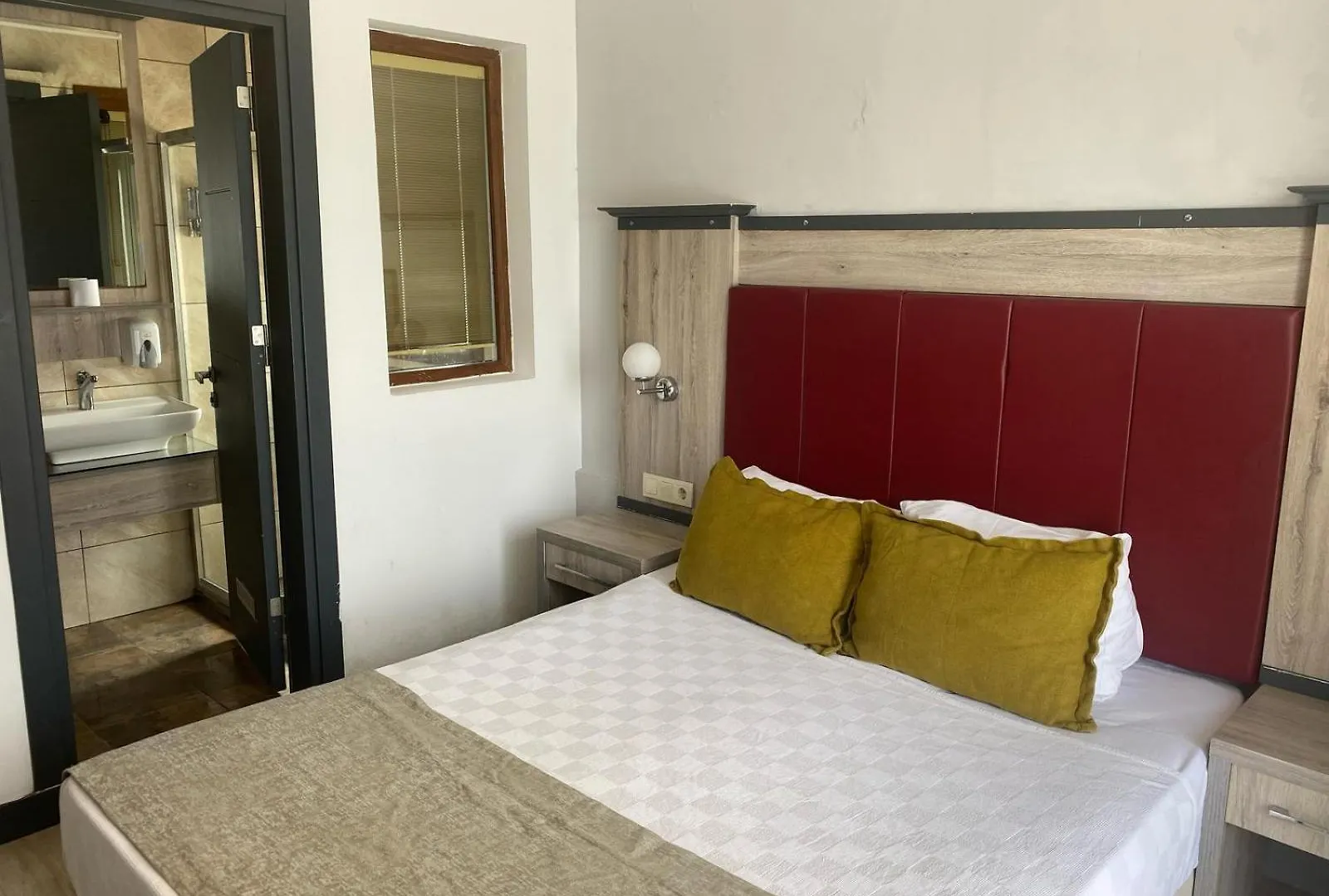 Akkan Beach Hotel Bodrum 3*,